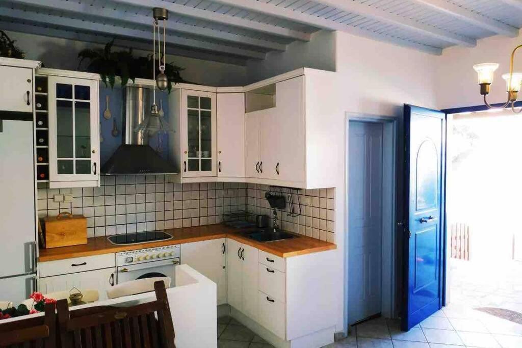 Mykonos Ornos Beach Villa ภายนอก รูปภาพ